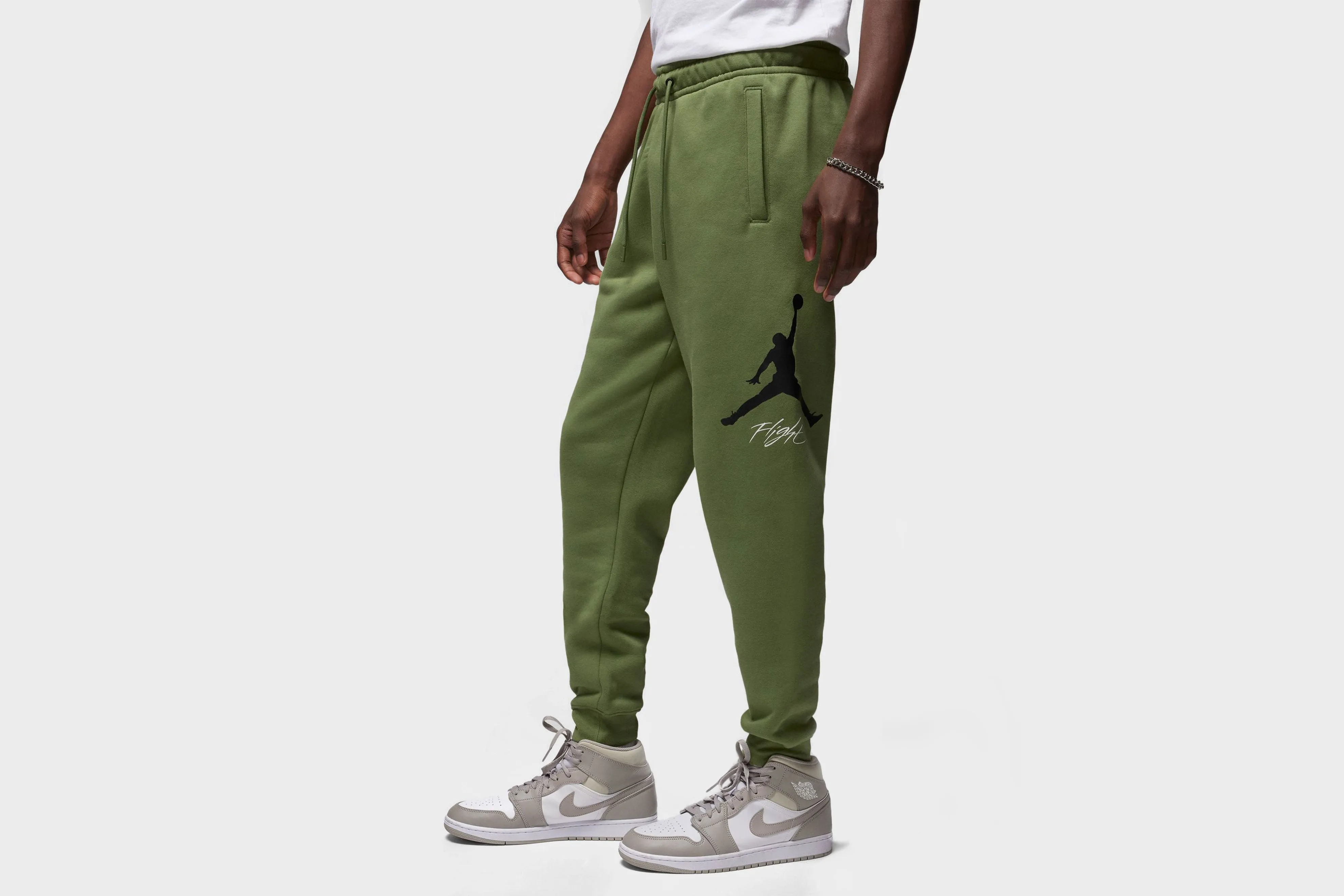 Jordan Essentials Fleece Baseline Sweatpants (Sky J Light Olive/Black)